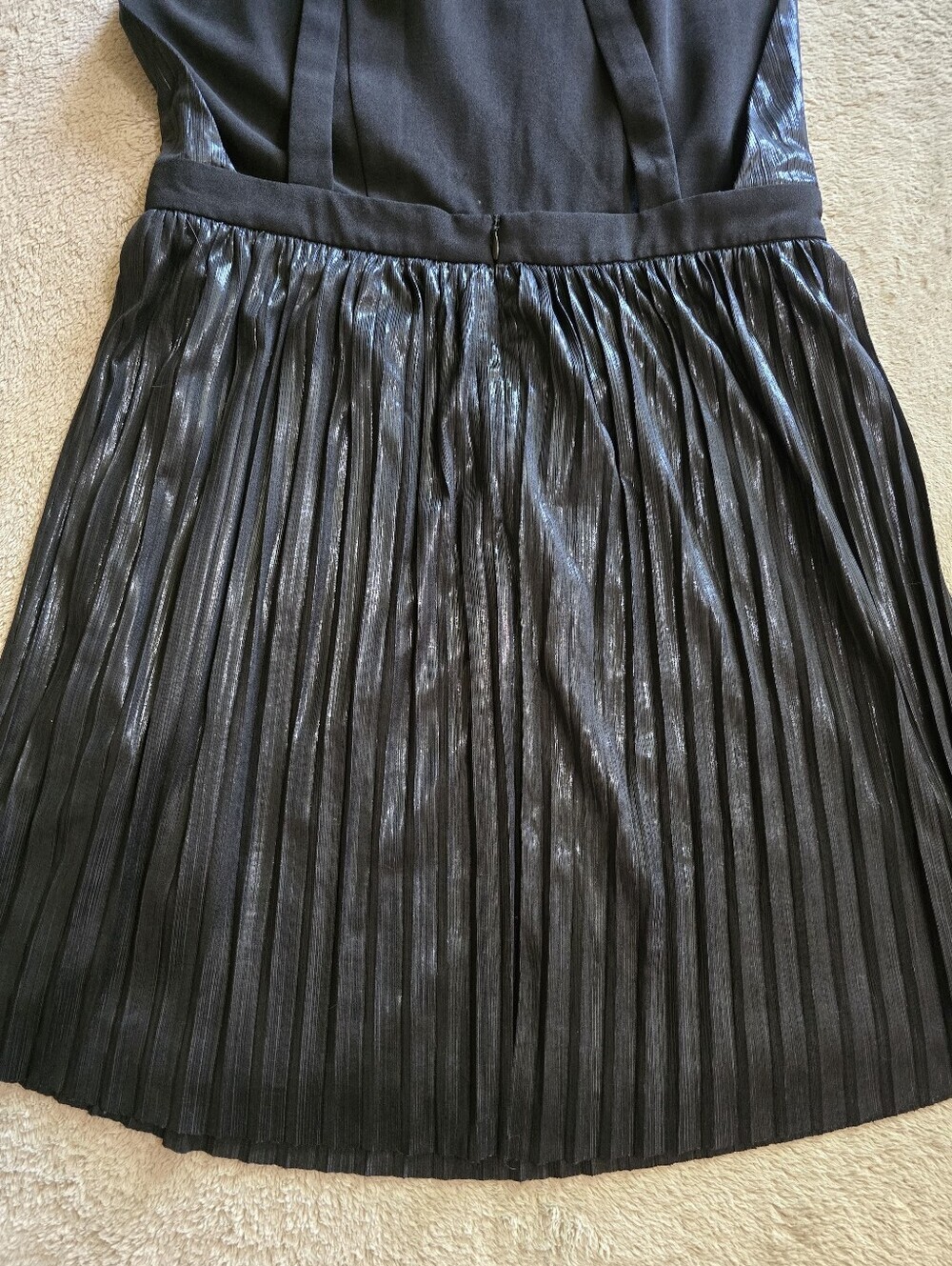 Gentle Fawn Black Shimmery Pleated Backless Cocktail Dress Size 6 - Picture 10 of 15
